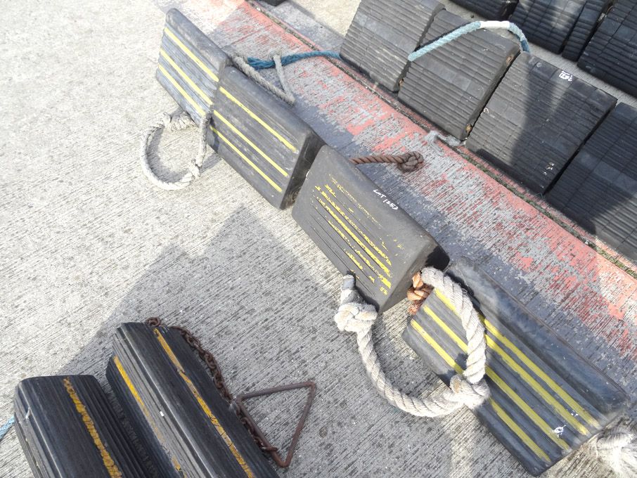 4x rubber chocks as lotted