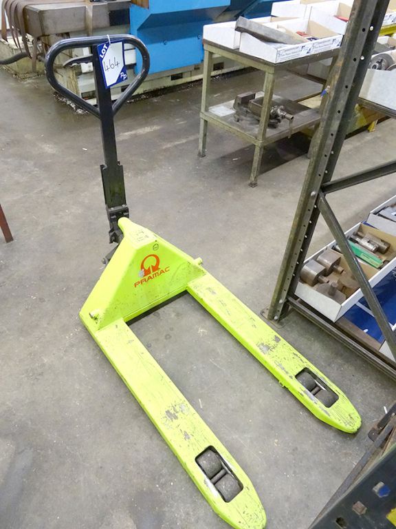 Pramac 2500kg capacity manual pallet truck