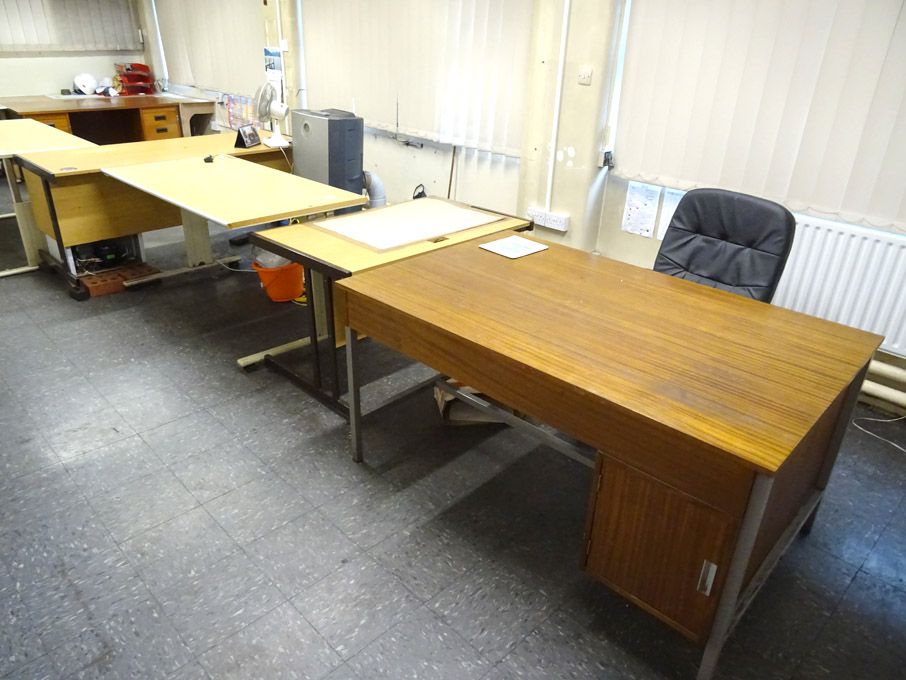 Contents of office inc: 5x wooden tables, double p...