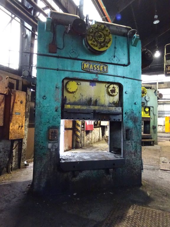 Massey 350 ton mechanical ring frame press, 56x39"...