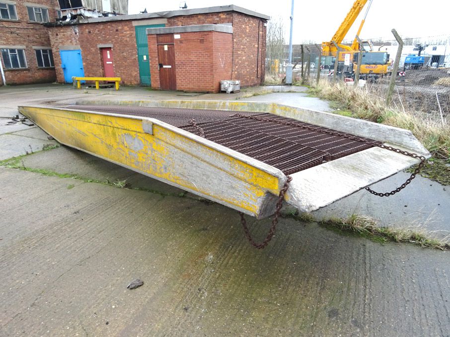 5ft wide aluminium fork truck loading ramp - Lot l...