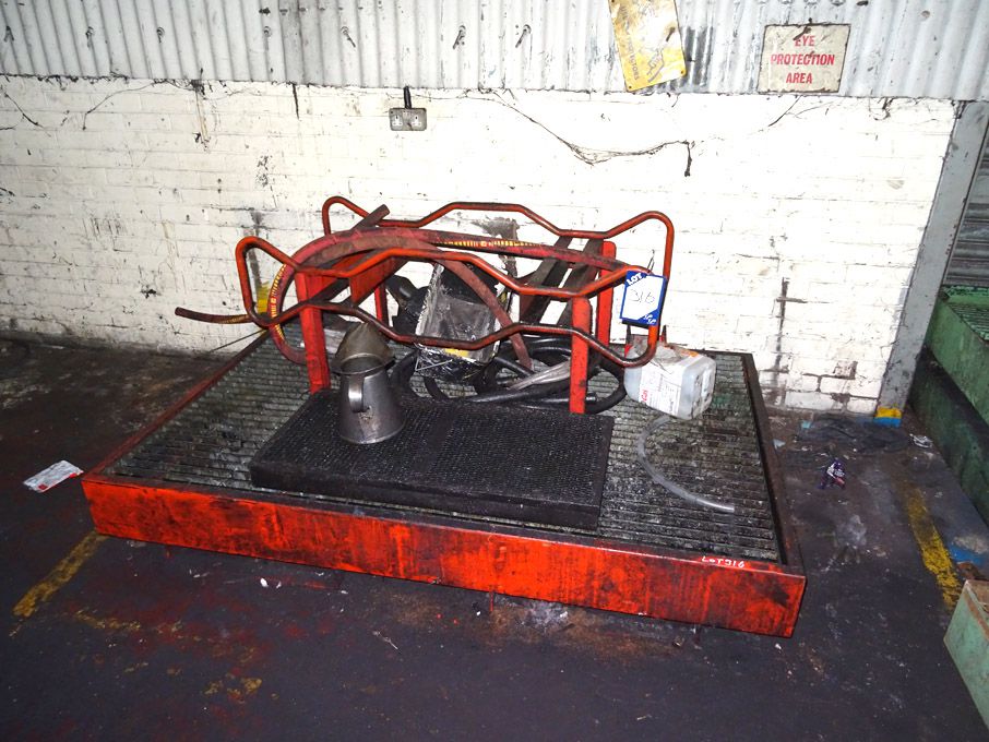 2000x1250mm metal drip tray with twin barrel stand...