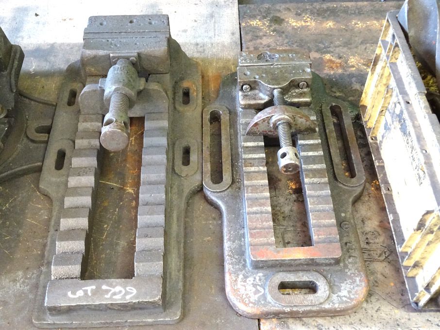 6" & 5" machine vices - Lot located at: Marriott R...