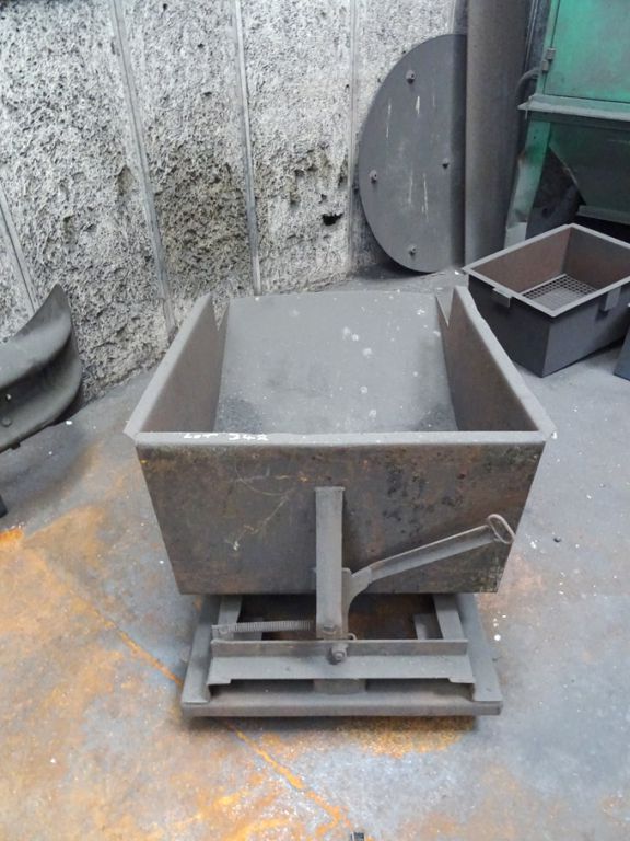 Metal forkable tipping skip, 1220x830x800mm high a...
