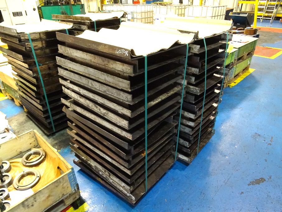30 approx rack trays, 620x770mm approx, 979kg appr...