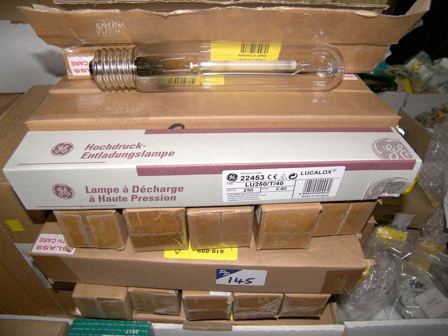 Qty GE LU250/T/40 high intensity sodium discharge...