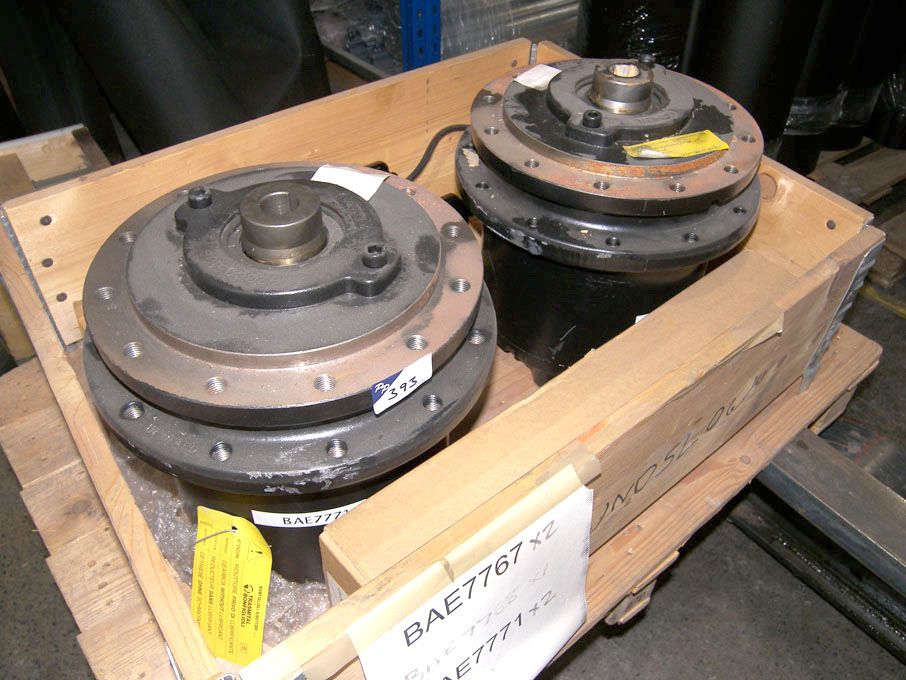 2x gearboxes & pumps (unused)
