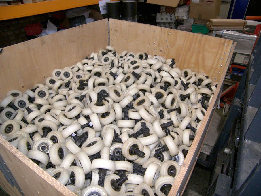 Qty metal support rollers for conveyor (approx 200...