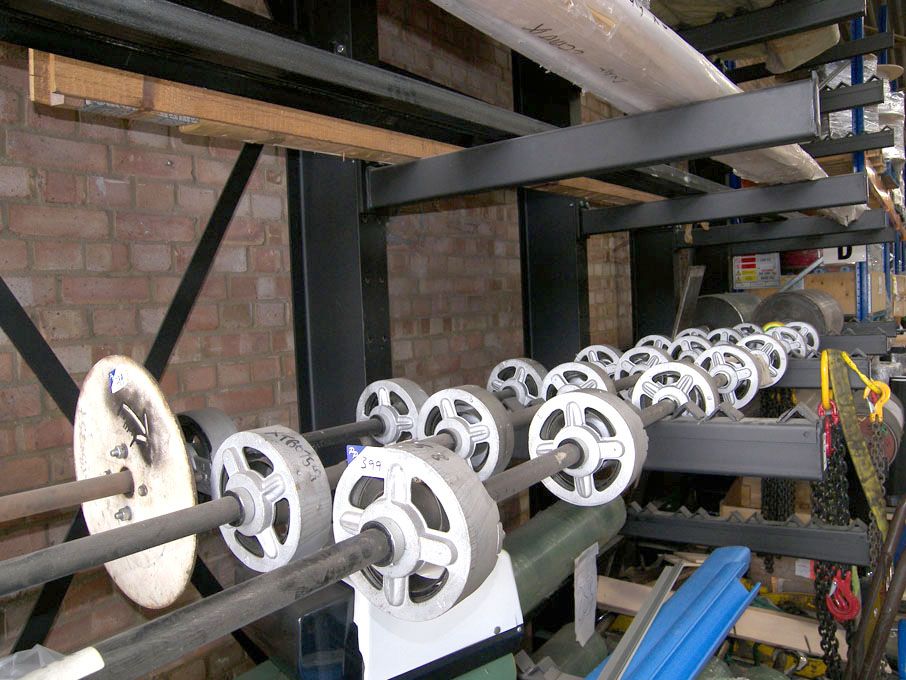 Spindle 4.1m long approx (unused)