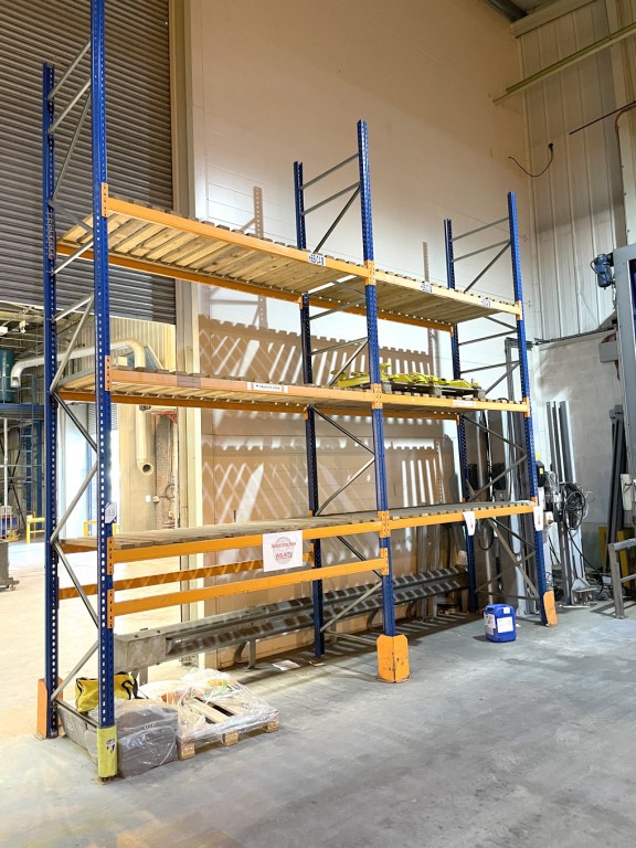 2 bays Hilo LH95 heavy duty boltless pallet rackin...