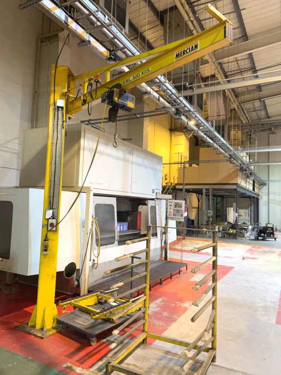Mercian floor mounted swing jib with Donati electr...