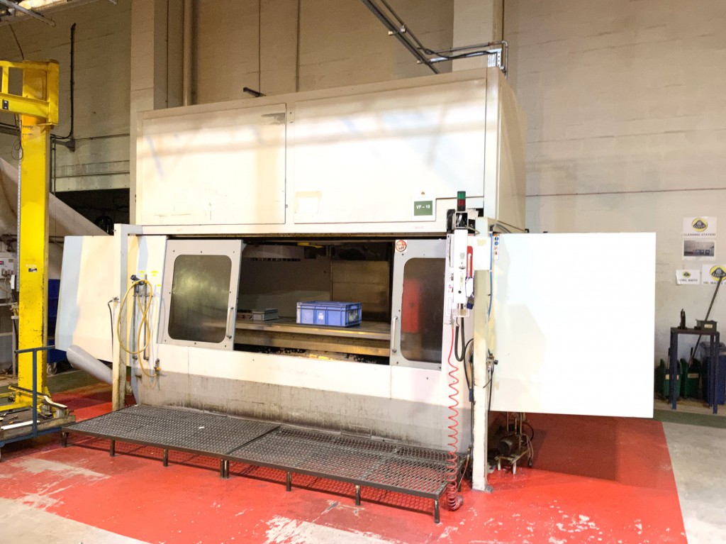 Haas VF-10 CNC VMC, 4th axis, Haas control, 32 too...