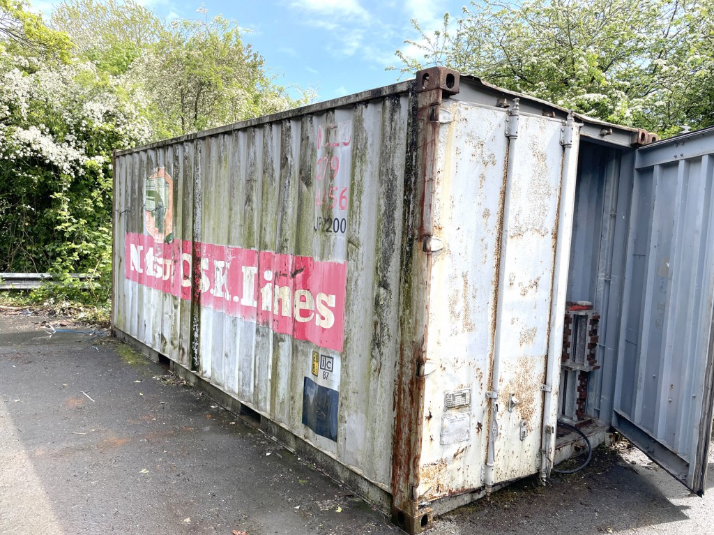20ft shipping container (1991) (contents not inclu...