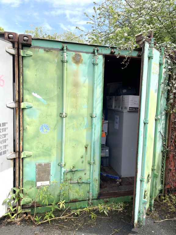 ECC10-03 20ft shipping container (1992) (contents...