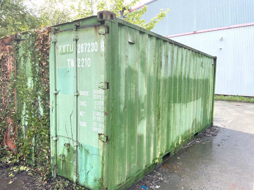 ECC10-03 20ft shipping container (1992) (contents...