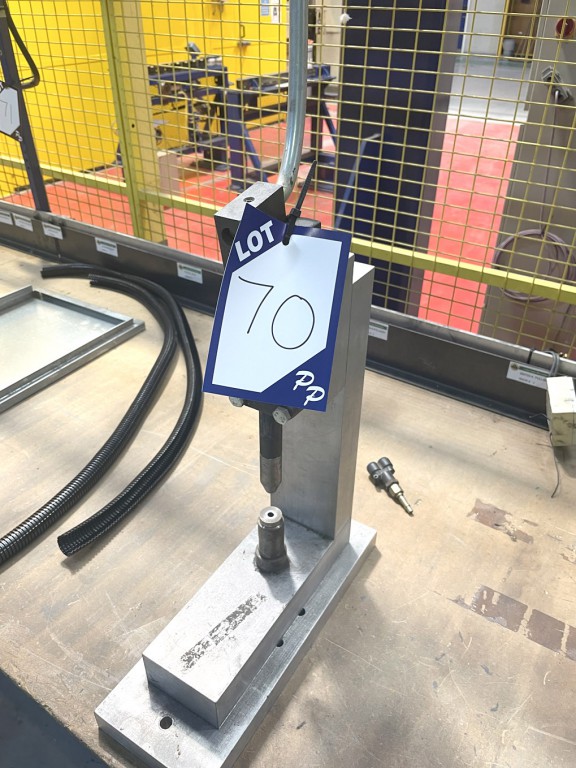 Manual riveter