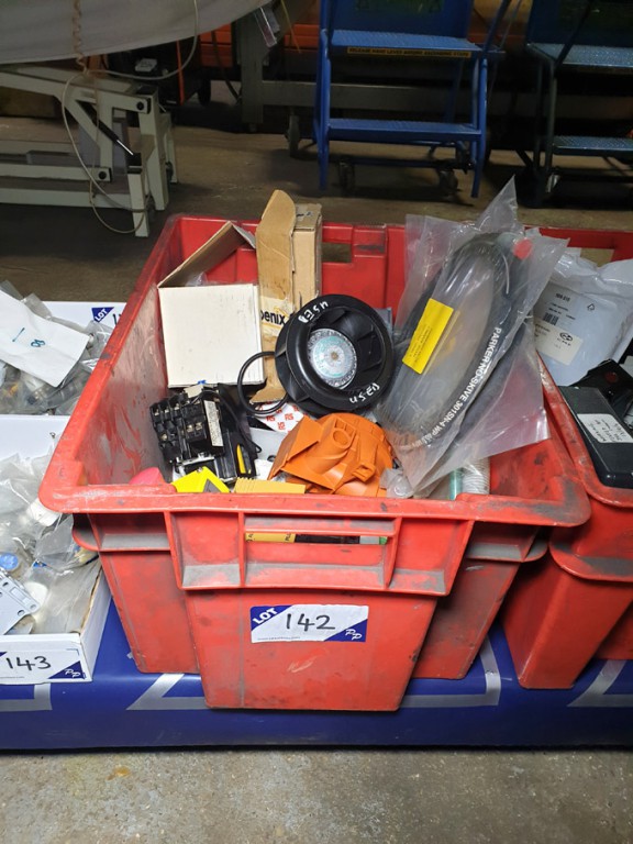 Qty various spares inc: 0.09kW motor, hoses, Xgard...