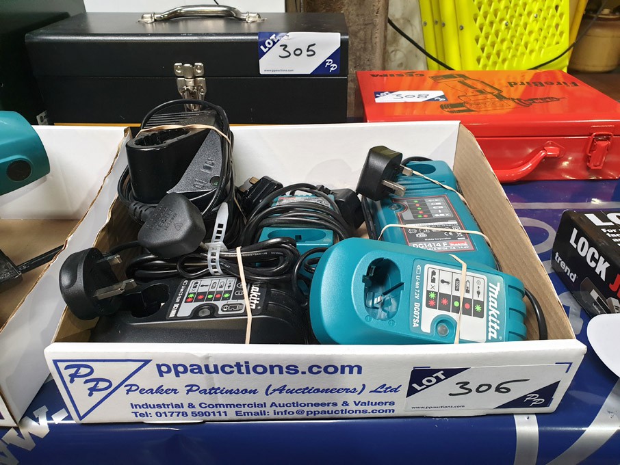 Qty various Makita / Bosch battery chargers - lot...