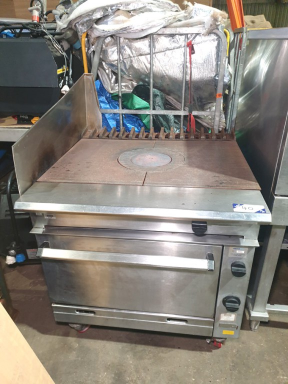 Mobile stainless steel 2 door oven with gas hot pl...