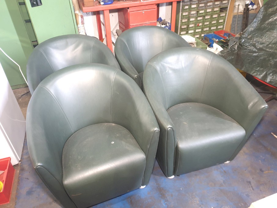 4x Green leather effect reception seats - lot Loca...