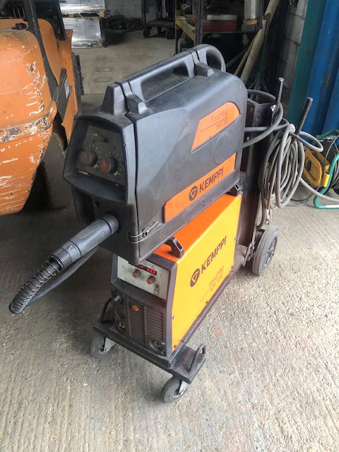 Kemppi FastMig KM400 mig welder with FastMig MF33...