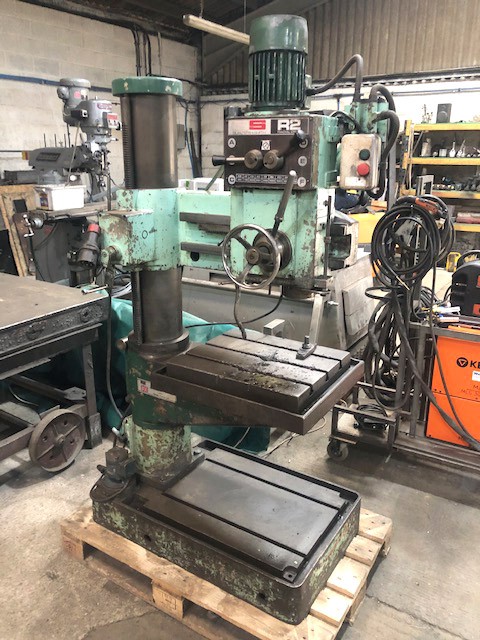 Q&S R2 radial arm drill, 90-1120rpm, 20x18" RF tab...