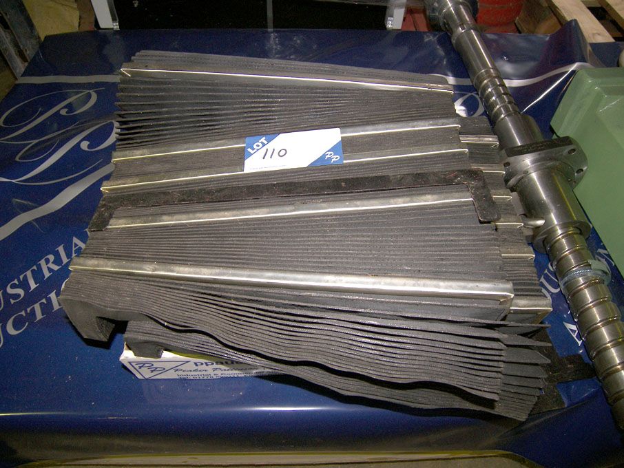 Qty various milling machine slide covers - Equipme...