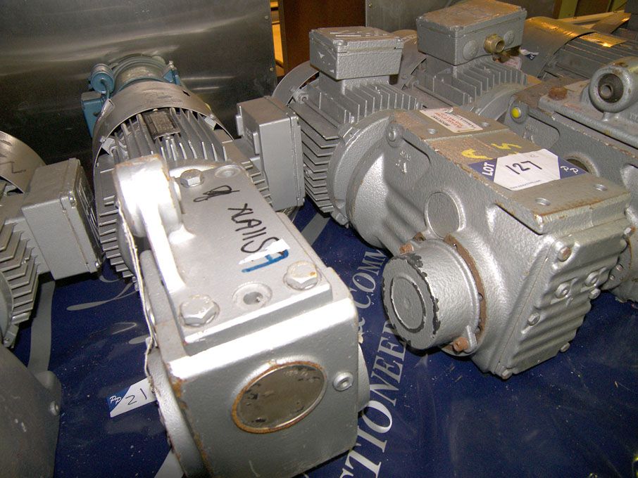 2x SEW 3 phase motor / gearbox , 1.1kW @ 154rpm -...