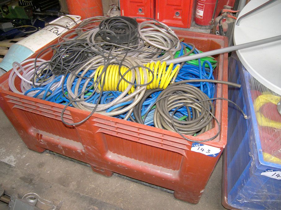 Qty various size hoses in plastic stillage - Equip...