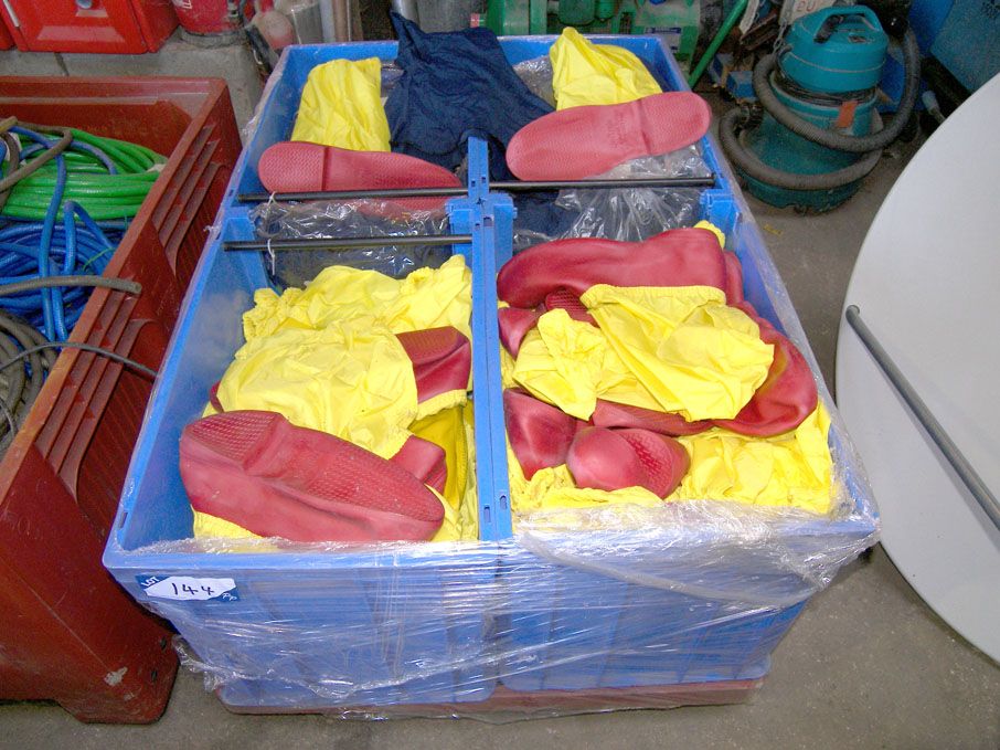 Qty large rubber over shoes, Qty cotton spray hood...