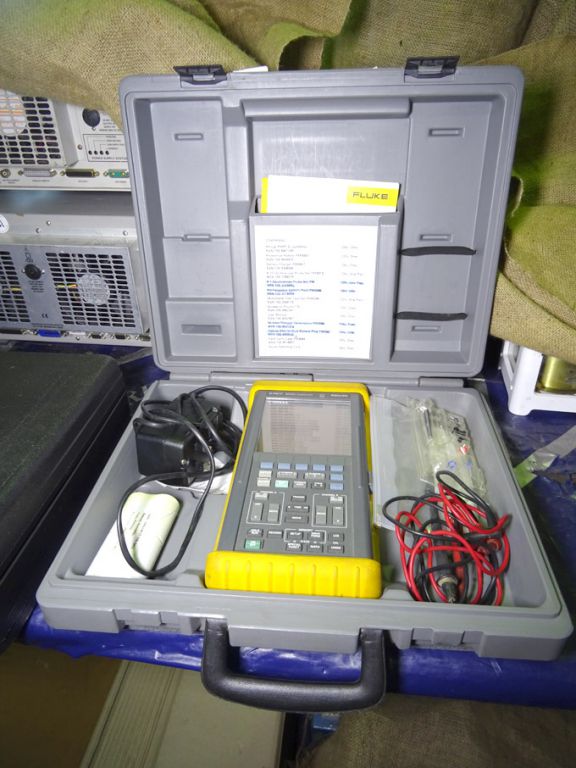 Philips PM97 handheld scopemeter, 50MHz with equip...