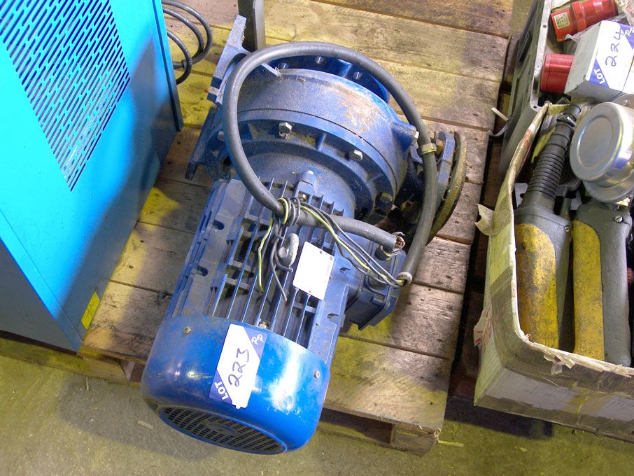 Lowara 12.1kW @ 2915rpm motor / pump - Equipment l...