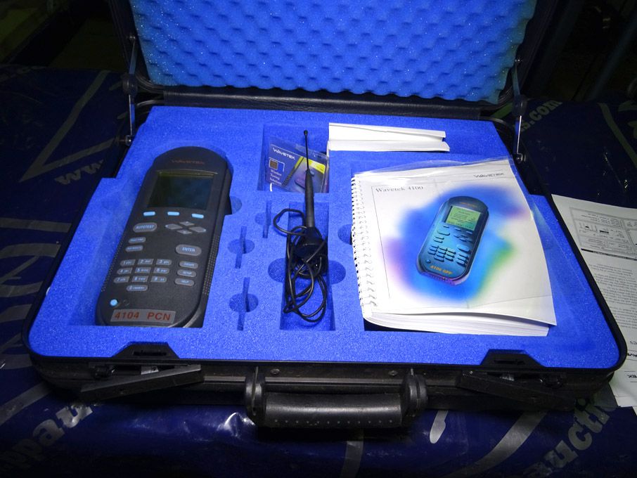 Wavetek 4104 mobile phone tester in carry case - l...