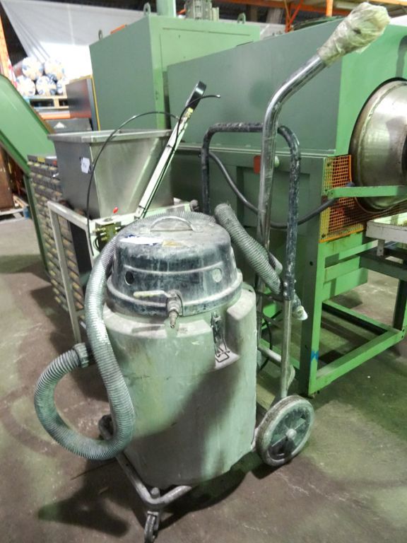Mobile pneumatic vacuum, 70ltr capacity - lot loca...