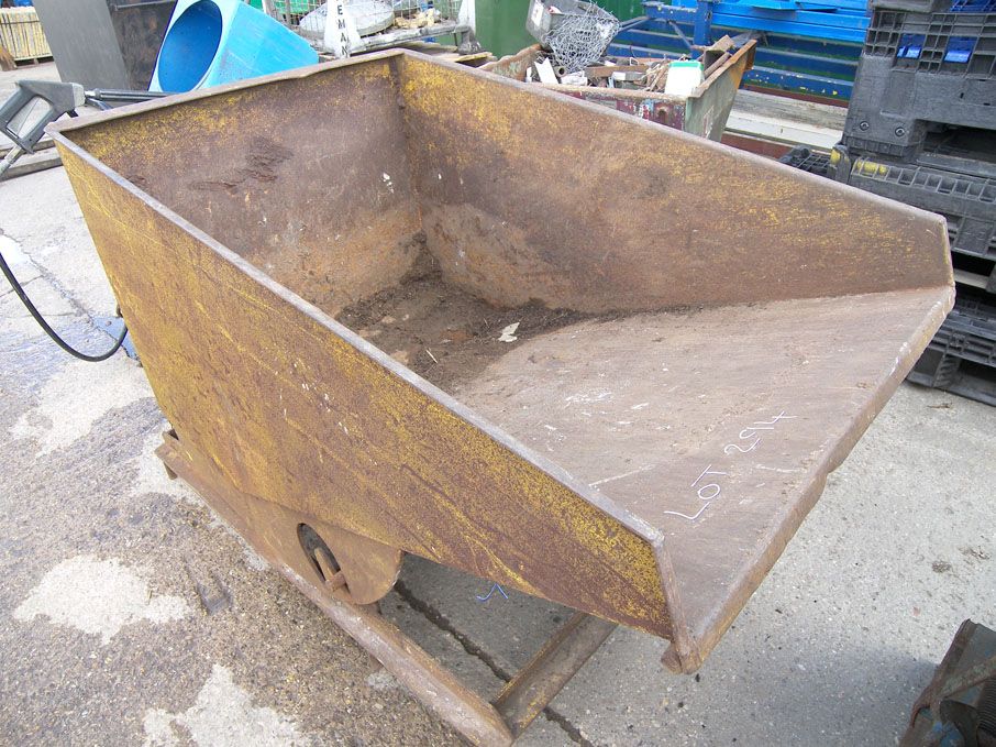 AMEND: Should Read 'forkable tipping skip, 1000x15...