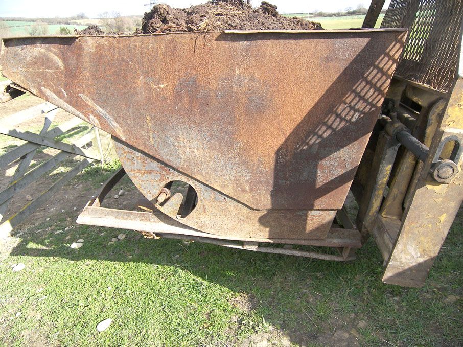 AMEND: Should Read 'forkable tipping skip, 1000x15...