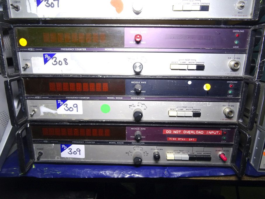 2x Systron Donner 6054D frequency counters - lot l...