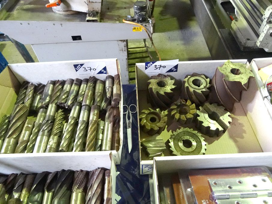 Qty various HSS endmills - lot located at: Aunby,...