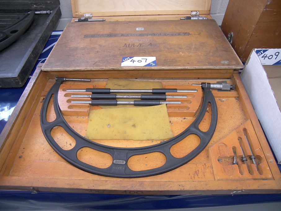 Starrett 300-400mm micrometer in wooden case - Equ...