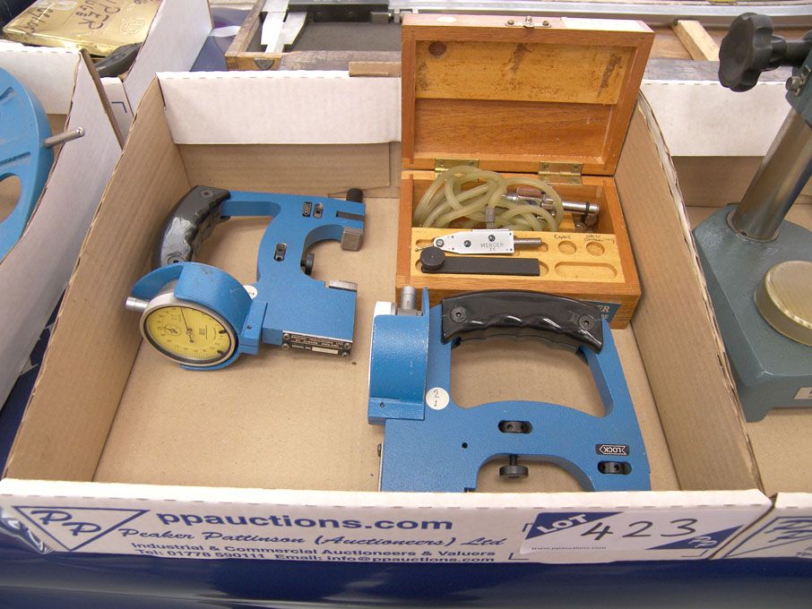Mercer 3C microprobe, 2x British Indicator gauges...