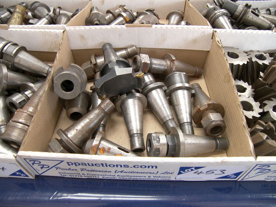 Qty various 40 int taper tool holders as lotted -...