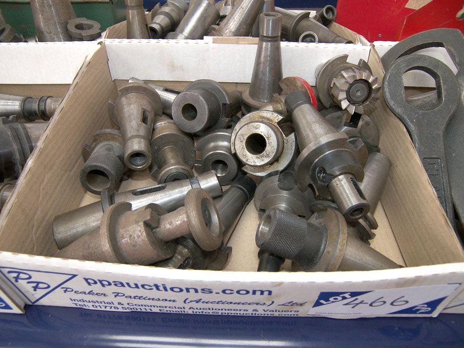 Qty various 40 int taper tool holders as lotted -...
