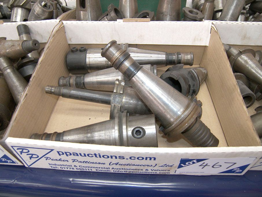 Qty various 40 int taper tool holders as lotted -...