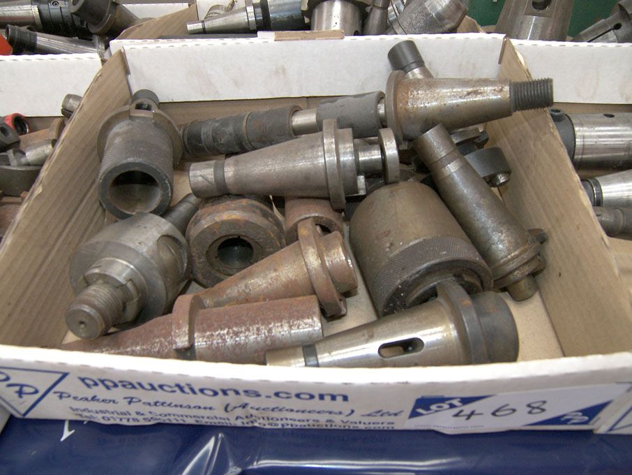 Qty various 40 int taper tool holders as lotted -...
