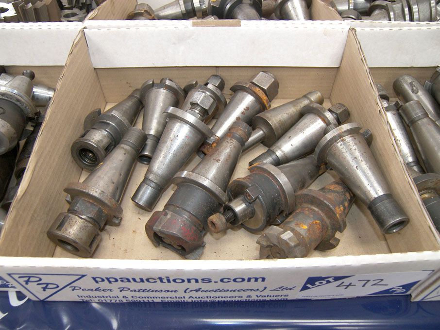 Qty various 40 int taper tool holders as lotted -...