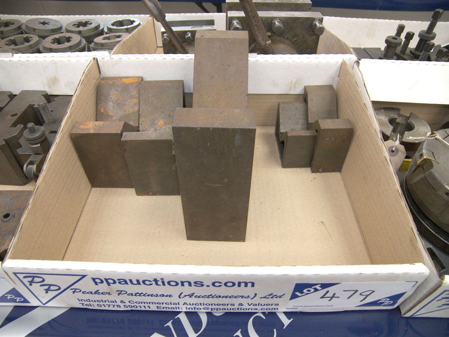 5x Vee blocks to 200mm - Equipment located at: Pet...