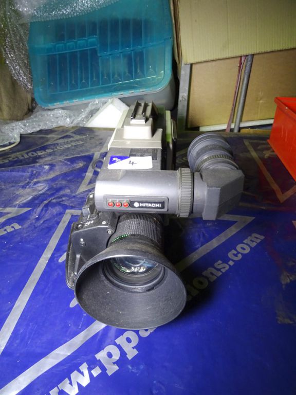 Hitachi FP-7 portable colour video camera - lot lo...