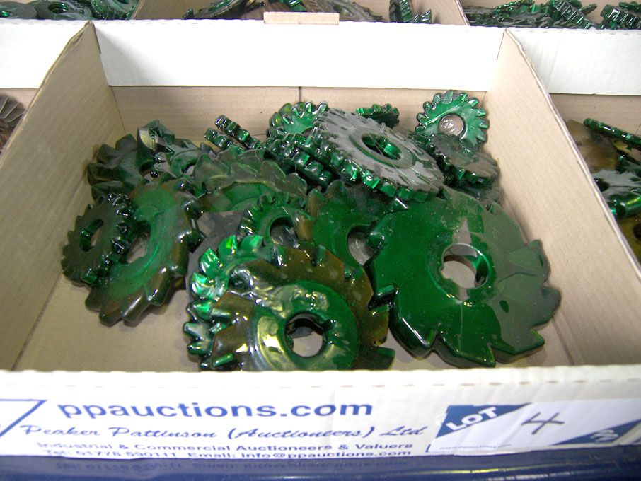 Qty Carbide tipped milling cutters to 100mm approx...
