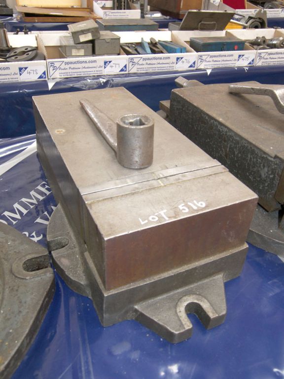 160mm machine vice - Equipment located at: Peterbo...