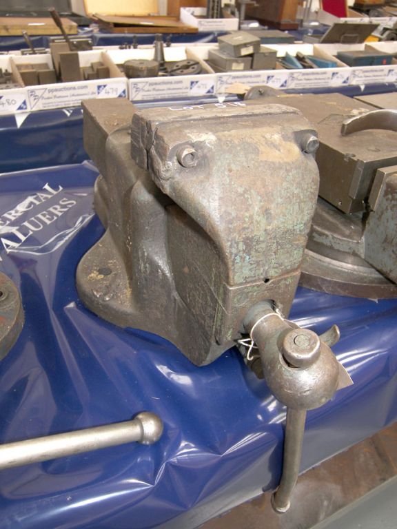 125mm bench vice - Equipment located at: Peterboro...